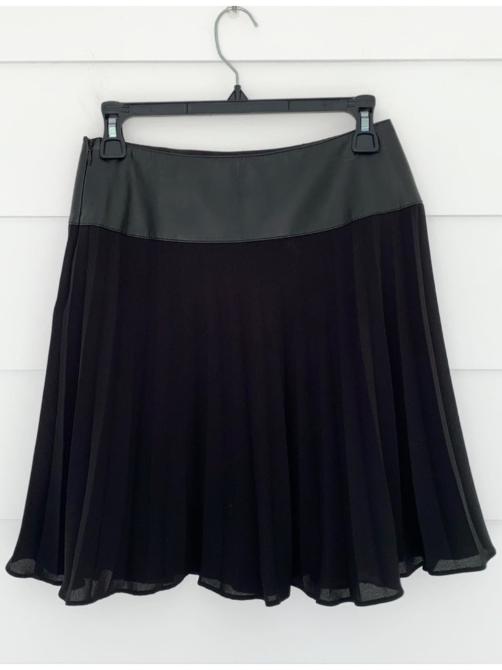 Y2K Escada Pleated Skirt with Faux Leather 34 - Picture 4 of 10